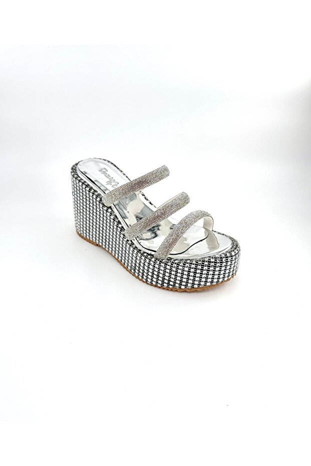 Design Stone Filled Heeled Slippers