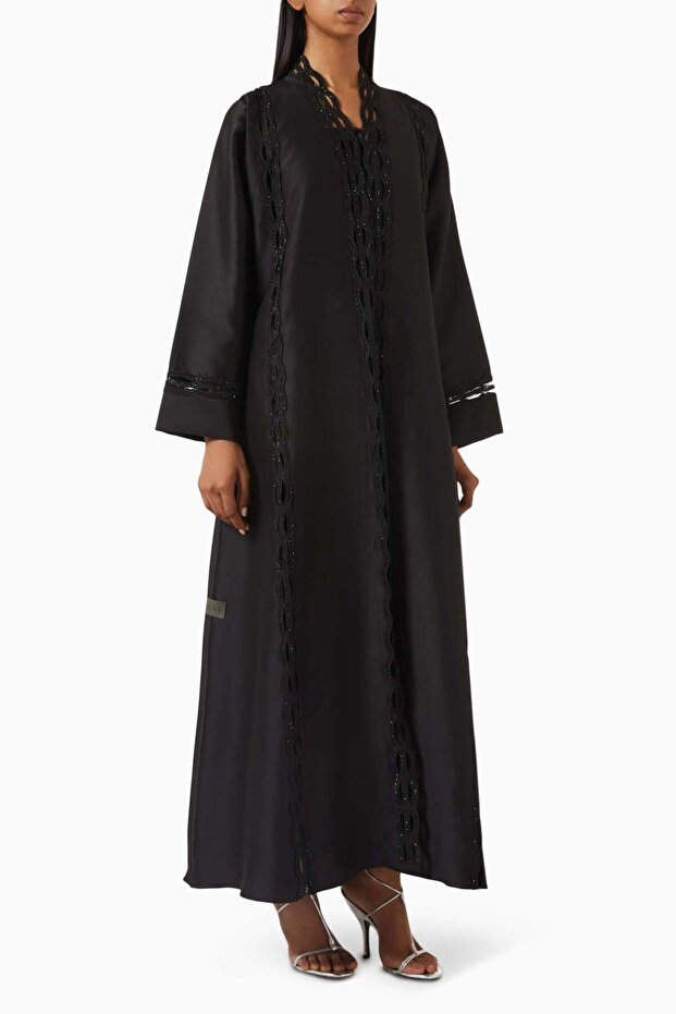 Stylish Lace Embroidered Abaya with Front Button Closure Long Sleeves Design for Modern Women