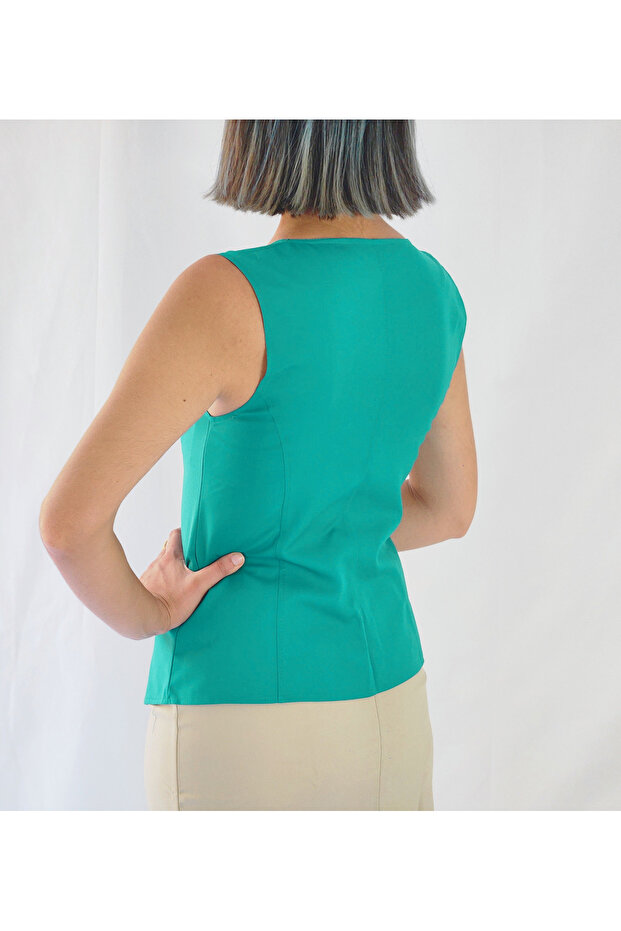 VESTĂ VERDE FĂCĂTĂ - 7