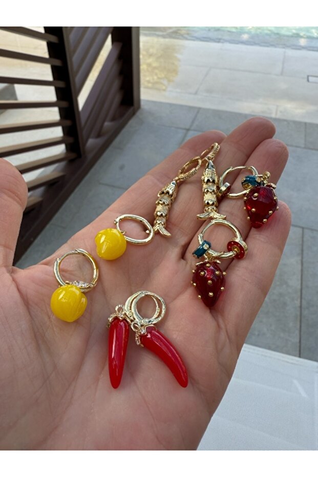 Minimal çilek Charmlı küpe - 3