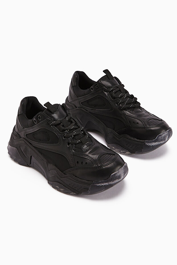 Erla Black Thick Sole Lace-Up Women's Sneakers