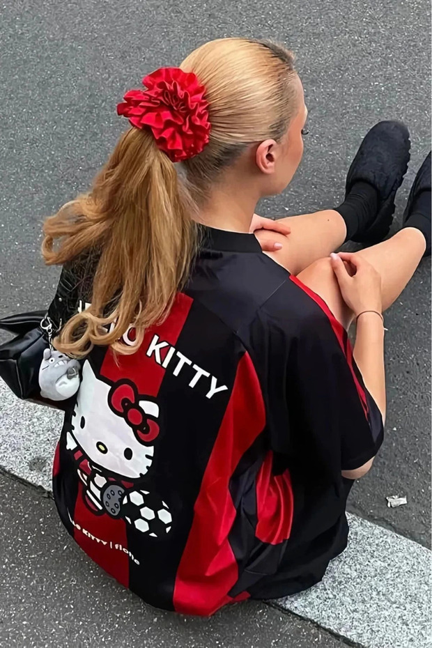 Hello Kitty Oversize Unisex T-Shirt with Red Striped Design