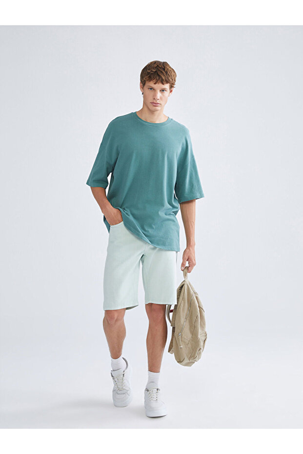 Nevavm Standard Fit Men's Jean Shorts with a Difference