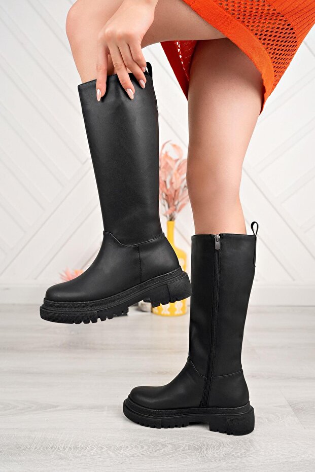 812-340 Black Zippered Daily Women's Boots