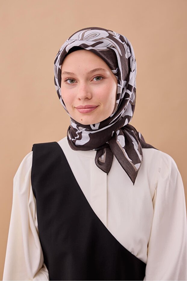 أوليندا وشاح حريري 47003-03