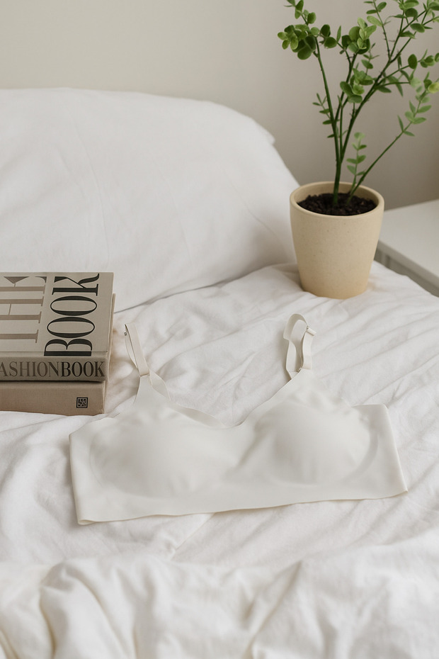 Laser Cut Removable Pad Adjustable Strap Comfortable Bra - 2