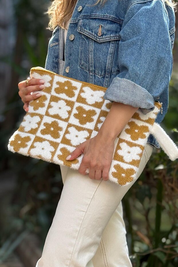 Soft Furry Floral Patterned Knitwear Laptop & MacBook & Tablet Case 13"-14" Inch Compatible Mustard-B
