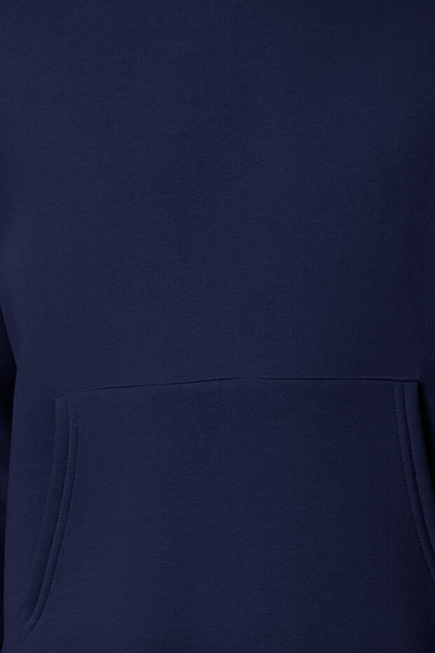 Lacivert Oversize/Geniş Kesim Sırtı Nakış Detaylı Kapüşonlu Sweatshirt TMNAW25SW00142 - 4