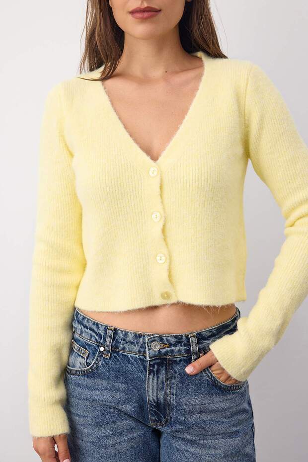 Wardrobe Essentials Sarı Crop Düğme Detaylı Yumuşak Dokulu V Yaka Yünlü Triko Hırka TWOAW26HI00013 - 3