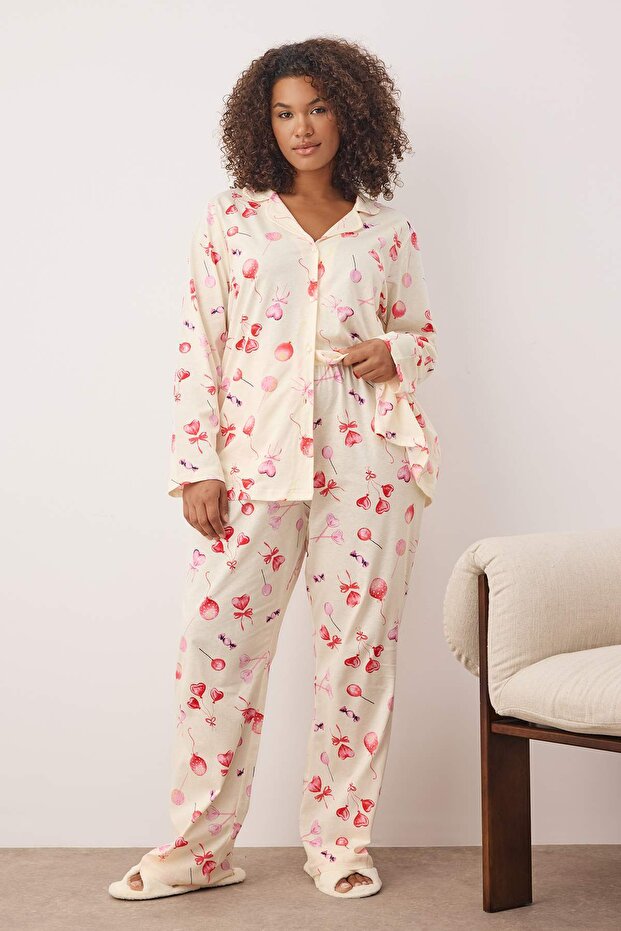 Ekru %100 Pamuklu Kalp Desenli Gömlek-Pantolon Örme Pijama Takımı TBBAW26AI00017 - 2