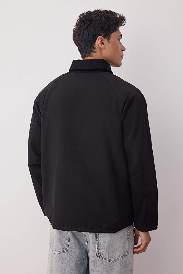 Siyah Regular Fit Kadife Yaka Detaylı Unisex Mevsimlik Mont TMNAW25MO00017 - 4