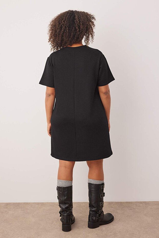 Siyah Süprem Dikiş Detaylı Örme Büyük Beden T-shirt Elbise TBBSS25AH00246 - 4