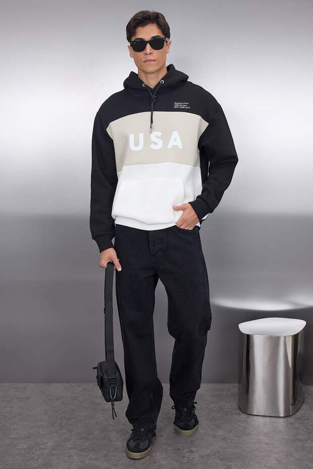 Siyah Oversize/Geniş Kesim Renk Bloklu City Baskılı Kapüşonlu Şardonsuz Sweatshirt TMNAW25SW00045 - 2