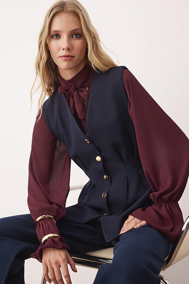 Granatowa dopasowana kamizelka z falbaną i zatrzaskami TCTAW26YL00004 - 2