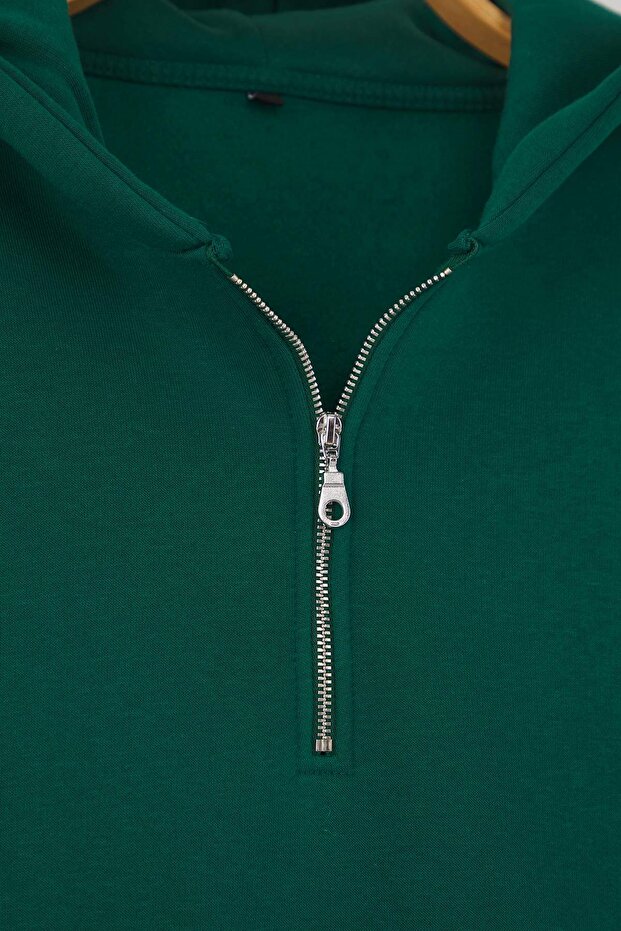 Zümrüt Yeşili Oversize/Geniş Kesim Fermuarlı Kapüşonlu İçi Polarlı Basic Sweatshirt TMNAW25SW00050 - 11