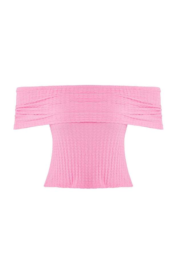 Pembe Dokulu Karmen Yaka Vücuda Oturan Crop Esnek Örme Bluz TWOSS25BZ00602 - 5