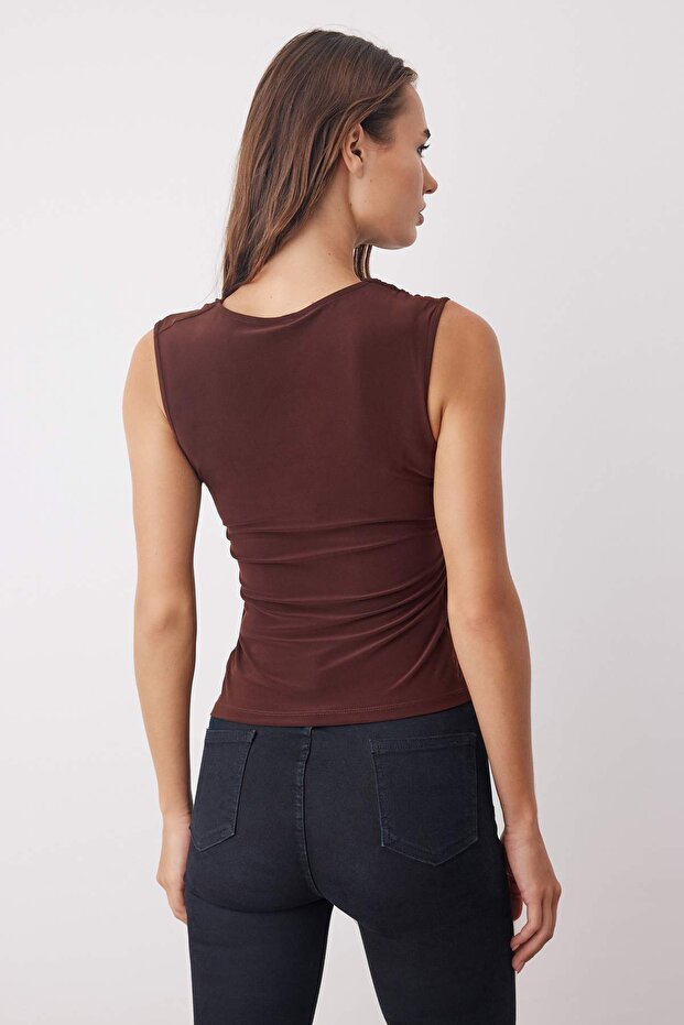 Kahverengi Drape Detaylı Degaje Yaka Uzun Kol Örme Bluz TWOAW26BZ00127 - 4