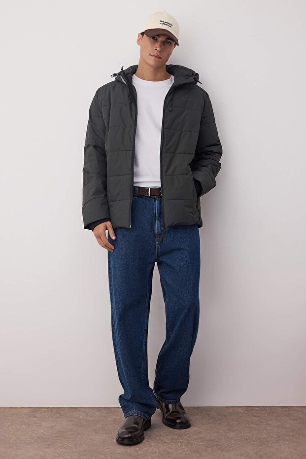 Haki Regular Fit Puchowa kurtka zimowa dla mężczyzn TMNAW26MO00000 - 1