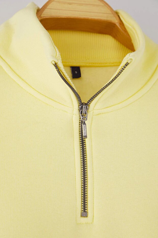 Sarı Regular/Normal Kesim Dik Yaka Fermuarlı Pamuklu Basic İçi Polarlı Sweatshirt TMNAW24SW00041 - 7