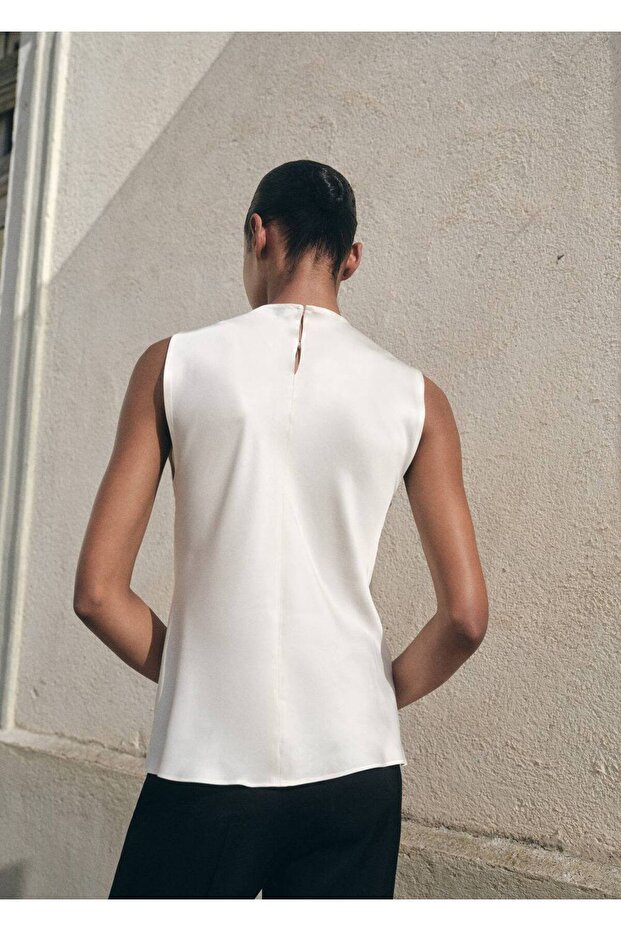 Satinbluse mit drapiertem Kragen - 4