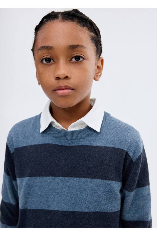 Çizgili triko kazak - 1