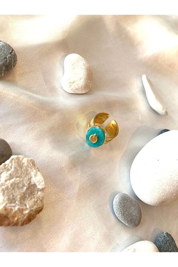 خاتم من الذهب مع حجر الفيروز الكبير - 2