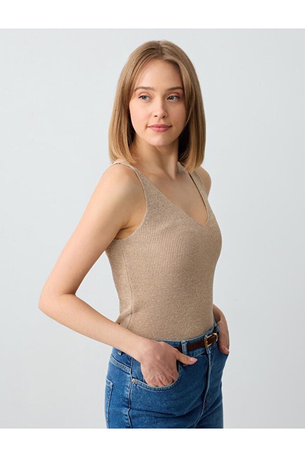 Altın V Yaka Ajurlu Triko Atlet - 3