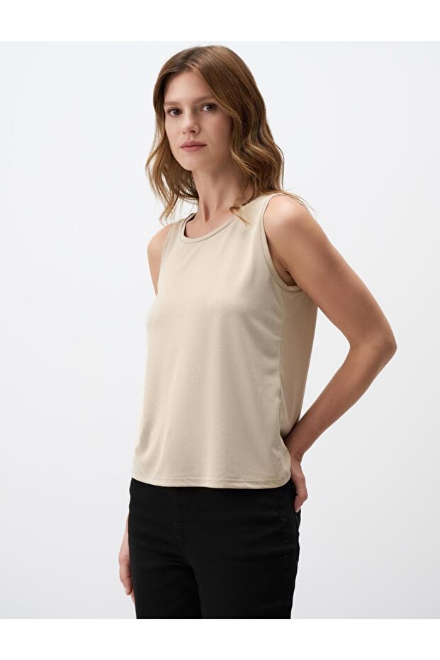 قميص داخلي محبوك أساسي بدون أكمام برقبة على شكل حرف U من فرو المنك - 3