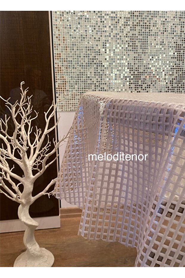 Transparent Coating Brown Mesh Chain Perforated Non-Slip Luxury Pvc Round Oilcloth Tablecloth