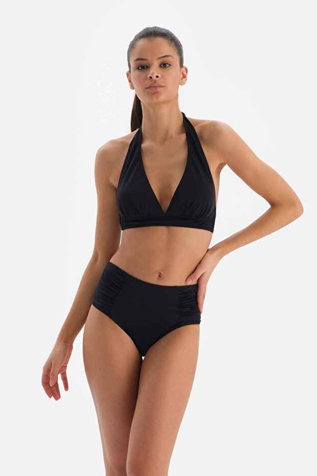 Siyah Üçgen Geniş Bikini Üst - 1