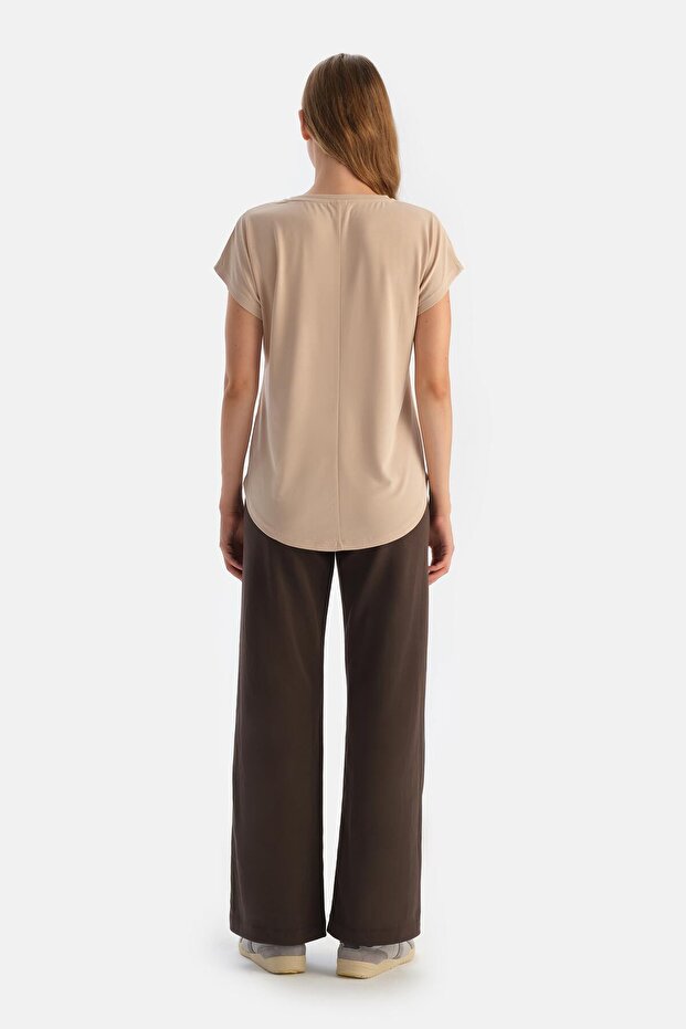Bej V Yaka Cupro Tişört - 2