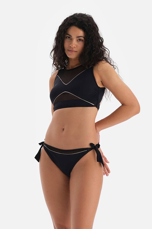 Siyah Halter Yaka Bikini Üst - 1