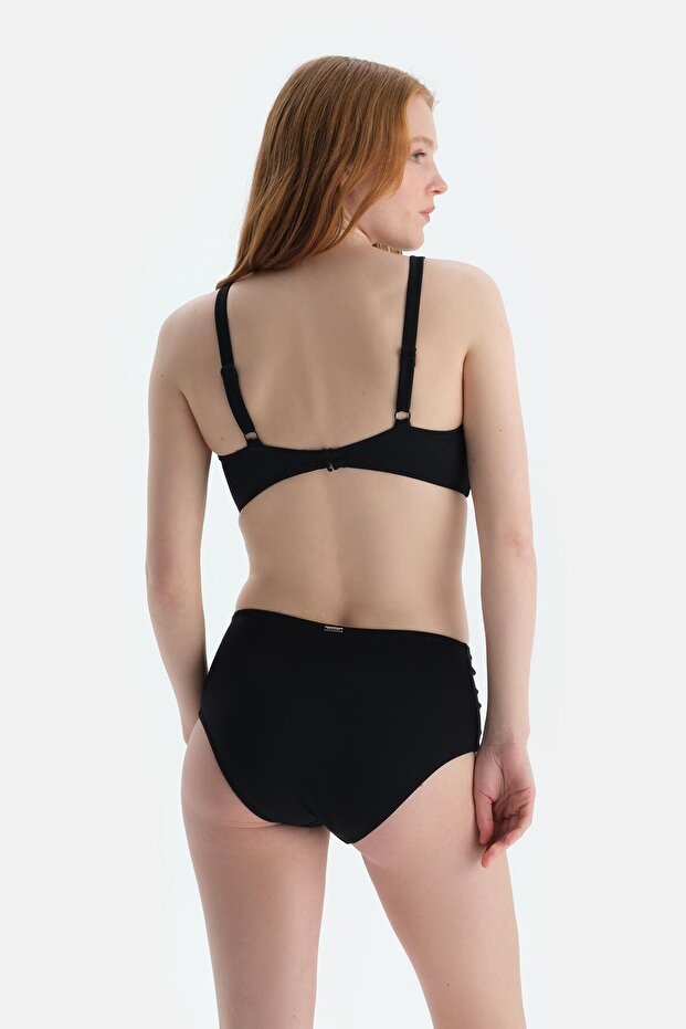 Siyah Toparlayıcı Üst - 2