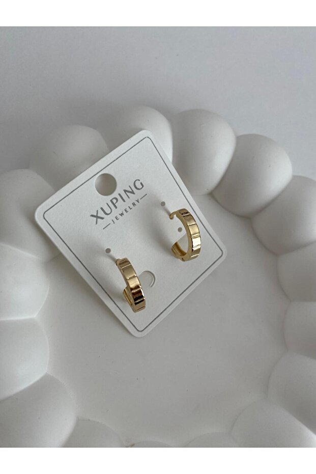 Xuping Minimal Line Detailed Gold Hoop Earrings
