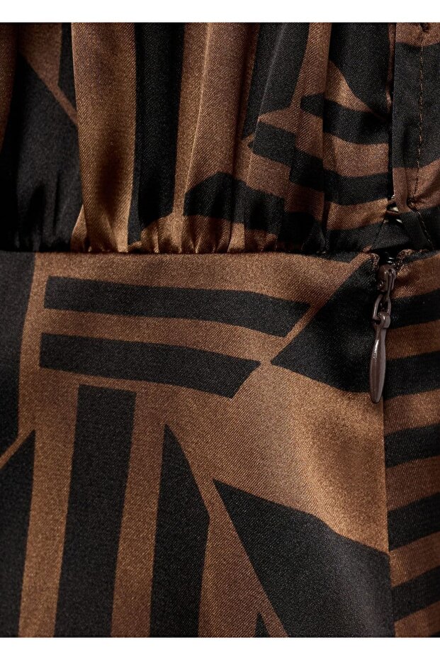 Çizgili saten elbise - 5