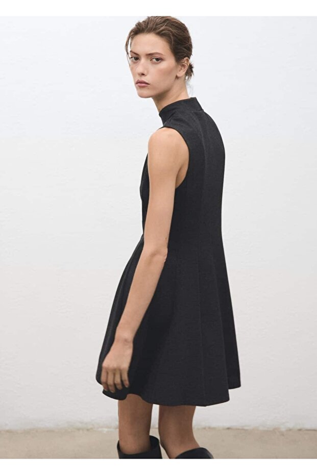 Dikişli kısa elbise - 8