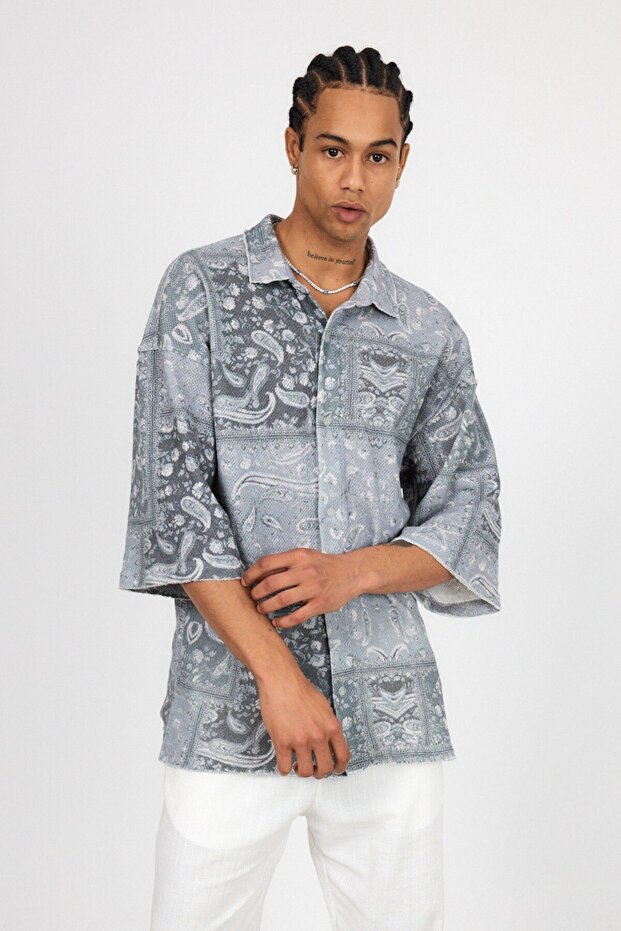 قميص كبير الحجم بنمط رقمي بنصف كم - 1