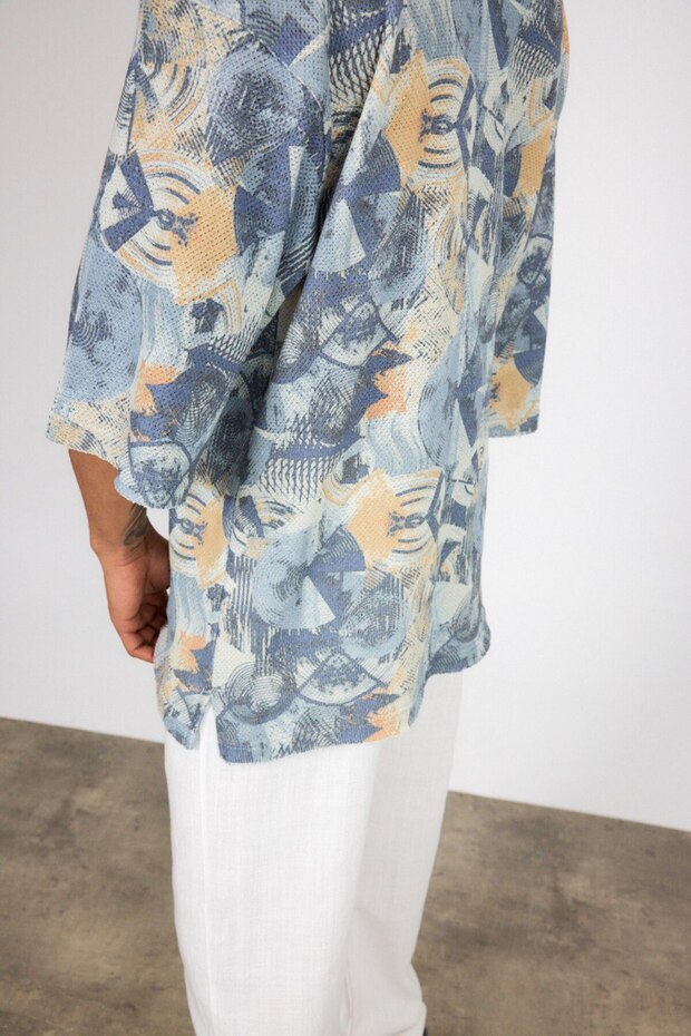 قميص كبير الحجم بنمط رقمي بنصف كم - 4