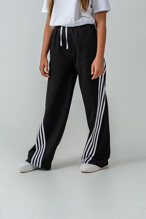 Girl's Casual Cut Combed Cotton Sweatpants with Pockets