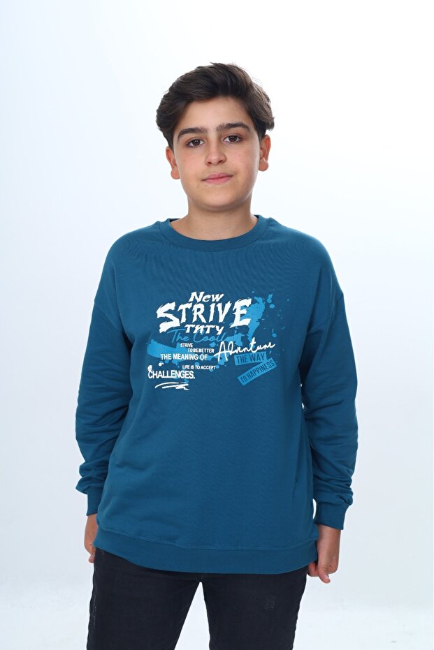 سويت شيرت مطبوع جديد للأولاد من Strive
