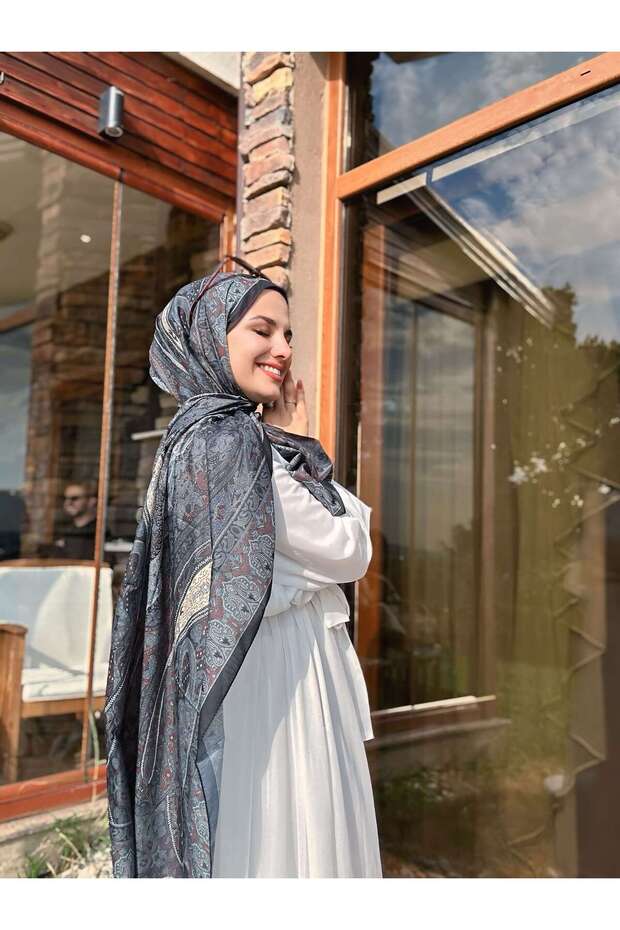 شال ناعم بنمط فيلا - أسود - 3