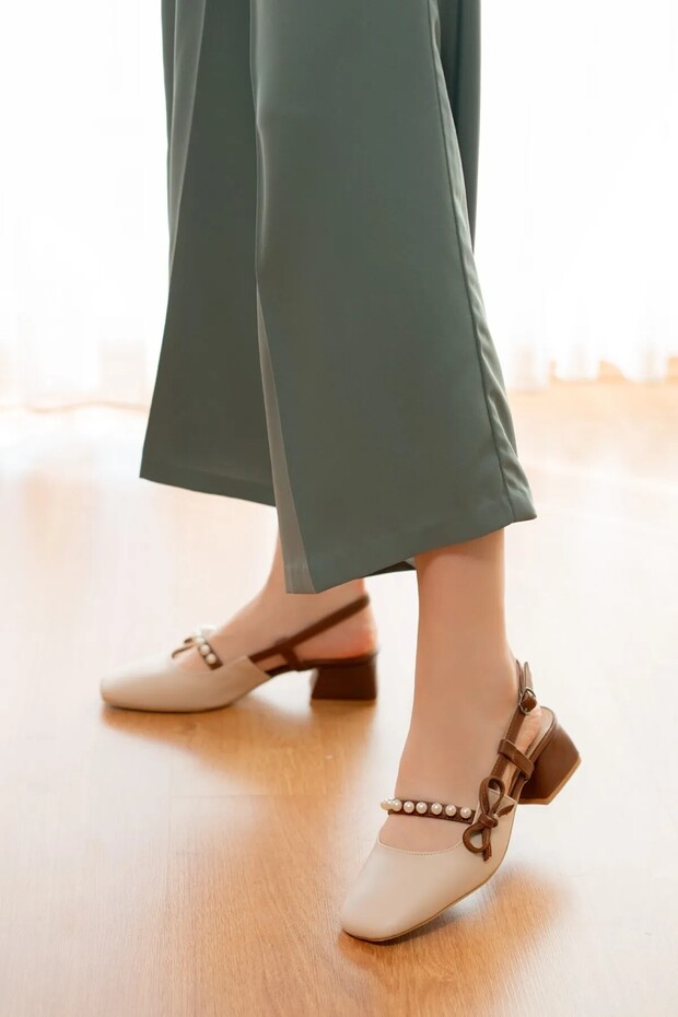 Short Heel Women's Evening Dress Ballet Shoes with Cut Nose Pearl Stone