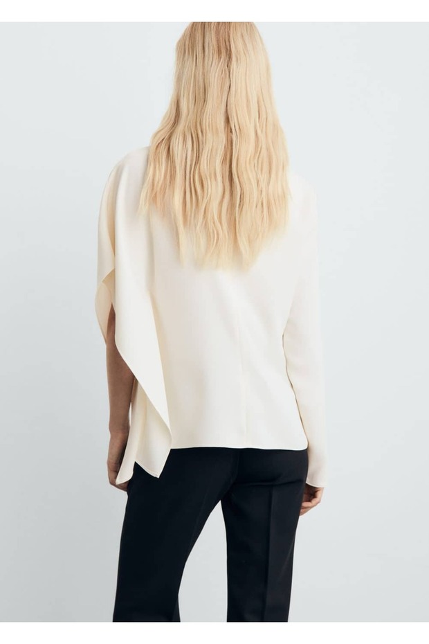 Yüksek yaka asimetrik kollu bluz - 4