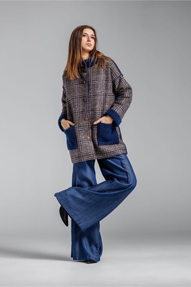 Oversized checkered fur jacket - 6