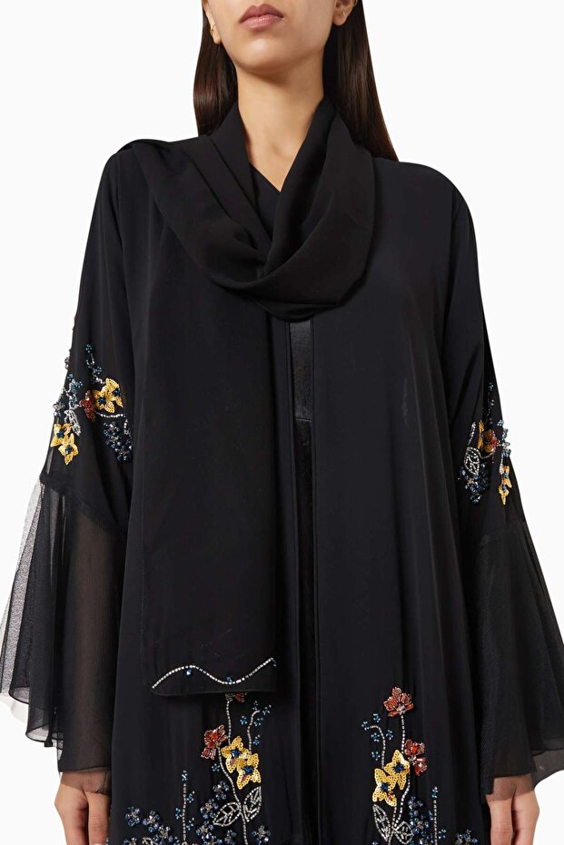 Şifon Üzeri Boncuk İşlemeli Abaya ve Şila Modeli ile Şık ve Rahat Tasarım - 4