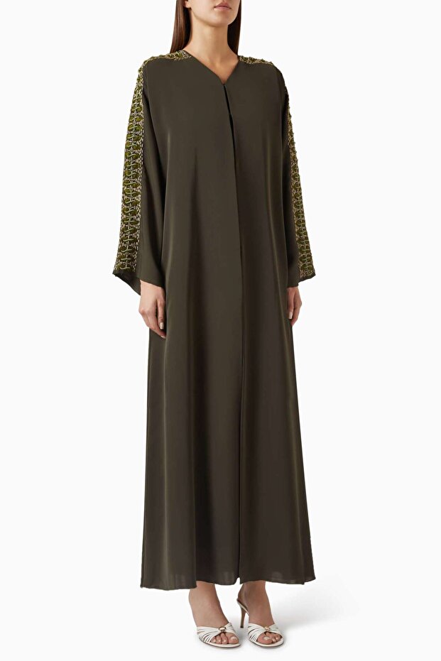 Minimalist Cut Embroidered Abaya with Comfortable V-Neck and Stylish Look with Matching Sheila