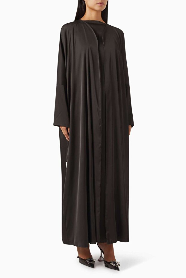 Experience Modest Fashion with Our Stylish and Elegant 3-Piece Abaya Set