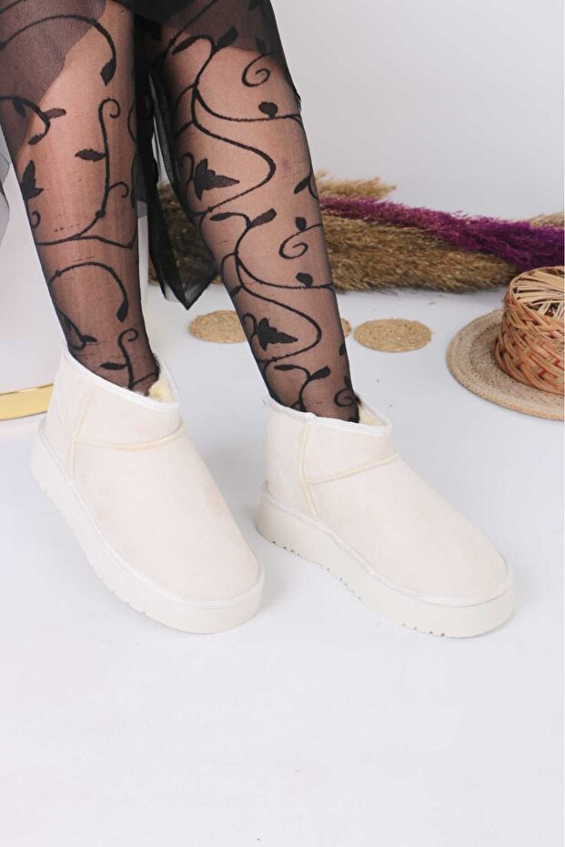 Kadın Krem Süet İçi Kürklü Kalın Taban Mini Bot WSB1116 - 1