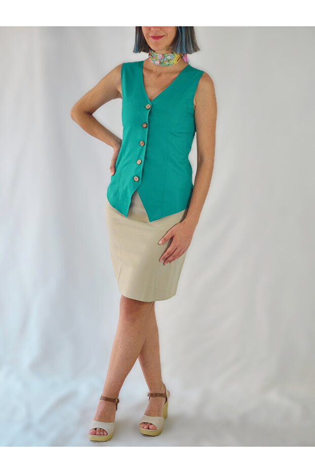 VESTĂ VERDE FĂCĂTĂ - 2