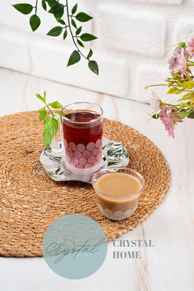 طقم شاي وقهوة مكوّن من 18 قطعة